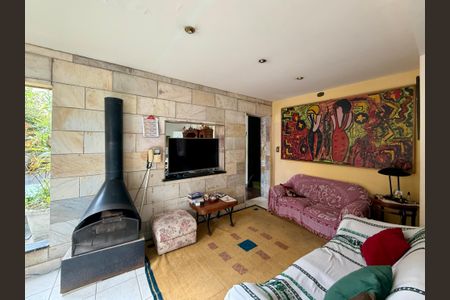Casa à venda com 240m², 6 quartos e 3 vagasSala