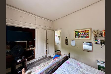 Casa à venda com 240m², 6 quartos e 3 vagasQuarto 1