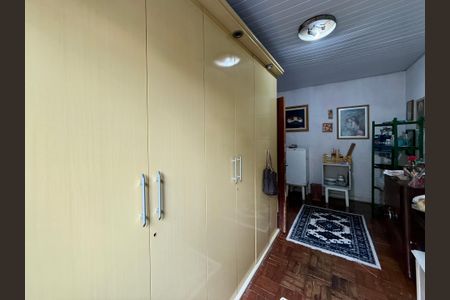 Casa à venda com 240m², 6 quartos e 3 vagasQuarto 2