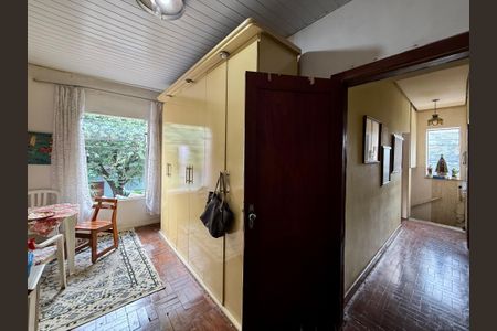 Casa à venda com 240m², 6 quartos e 3 vagasQuarto 2