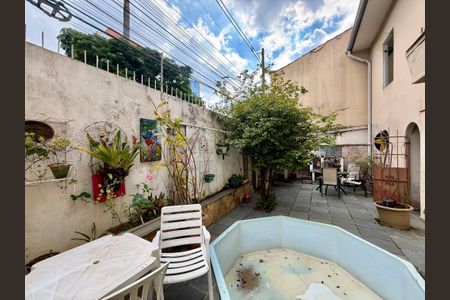 Casa à venda com 240m², 6 quartos e 3 vagasQuintal 
