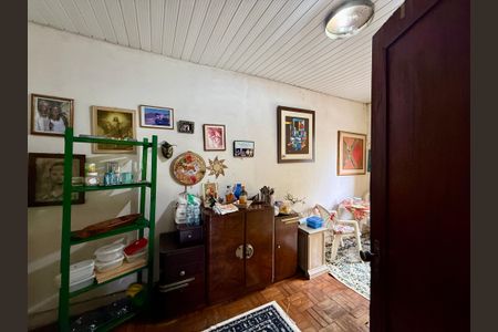 Casa à venda com 240m², 6 quartos e 3 vagasQuarto 2