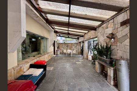 Casa à venda com 240m², 6 quartos e 3 vagasGaragem