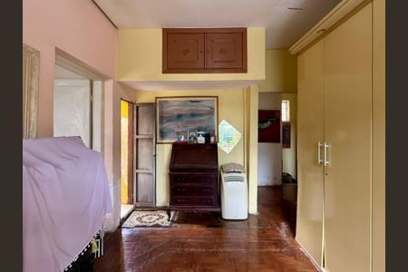 Casa à venda com 240m², 6 quartos e 3 vagasQuarto 5