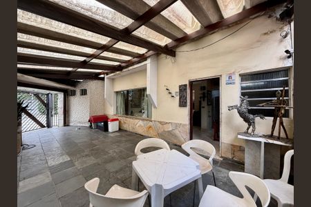 Casa à venda com 240m², 6 quartos e 3 vagasGaragem
