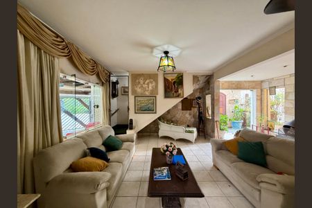 Sala de casa à venda com 6 quartos, 240m² em Cidade Monções, São Paulo