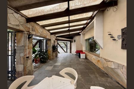 Casa à venda com 240m², 6 quartos e 3 vagasGaragem