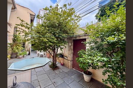 Casa à venda com 240m², 6 quartos e 3 vagasQuintal 