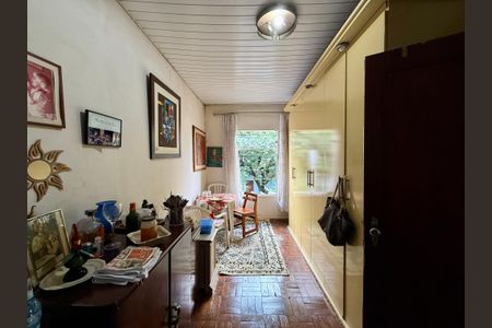 Casa à venda com 240m², 6 quartos e 3 vagasQuarto 2