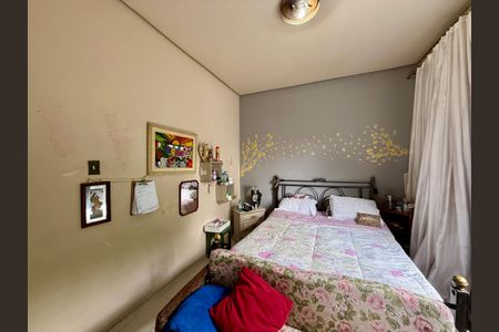 Casa à venda com 240m², 6 quartos e 3 vagasQuarto 1