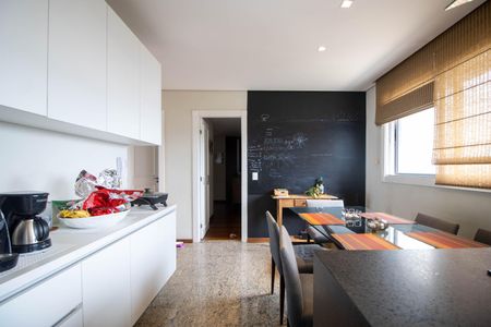 Apartamento à venda com 190m², 4 quartos e 3 vagasCozinha 