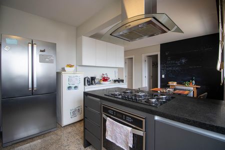 Apartamento à venda com 190m², 4 quartos e 3 vagasCozinha 