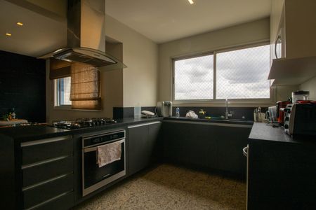 Apartamento à venda com 190m², 4 quartos e 3 vagasCozinha 