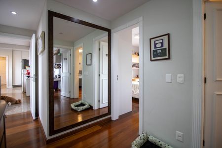 Apartamento à venda com 190m², 4 quartos e 3 vagasCorredor de quartos 