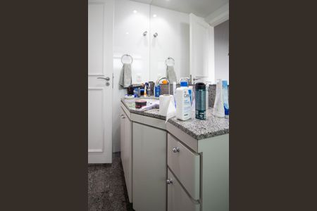 Apartamento à venda com 190m², 4 quartos e 3 vagasBanheiro Suíte 4