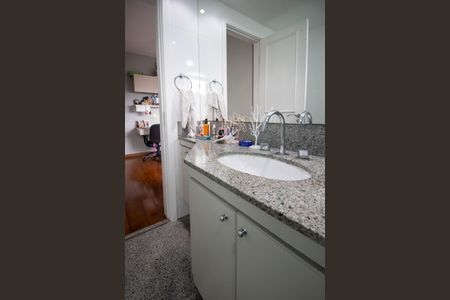 Apartamento à venda com 190m², 4 quartos e 3 vagasBanheiro Suíte 3