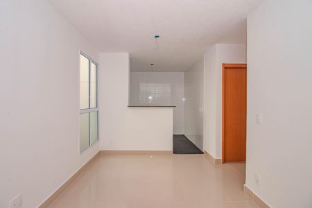 Sala de apartamento à venda com 2 quartos, 40m² em Chácara das Pedras, Porto Alegre