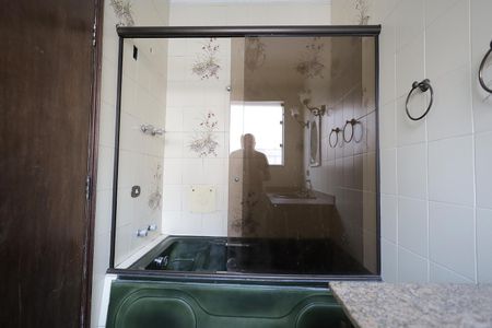 Casa à venda com 190m², 3 quartos e 3 vagas Casa à venda com 190m², 3 quartos e 3 vagasBanheiro