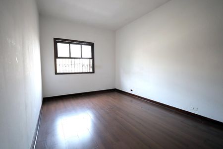 Casa à venda com 190m², 3 quartos e 3 vagas Casa à venda com 190m², 3 quartos e 3 vagasQuarto 2