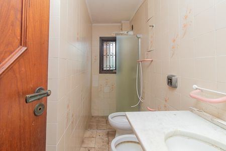 Casa à venda com 390m², 4 quartos e 6 vagasBanheiro do Quarto 4