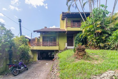 Casa à venda com 390m², 4 quartos e 6 vagasFachada