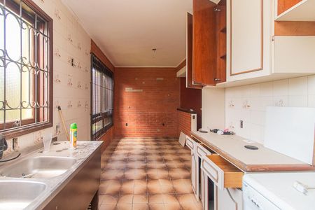 Casa à venda com 390m², 4 quartos e 6 vagasCozinha