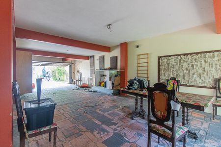 Casa à venda com 390m², 4 quartos e 6 vagasGaragem