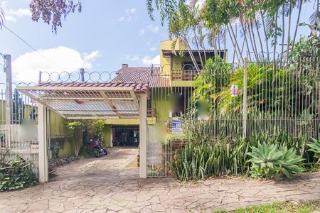 Casa à venda com 390m², 4 quartos e 6 vagasFachada