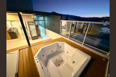 Apartamento para alugar com 160m², 3 quartos e 1 vagaPiscina