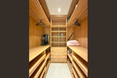 Apartamento para alugar com 160m², 3 quartos e 1 vagaCloset da suíte