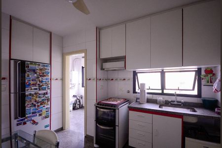 Apartamento à venda com 120m², 3 quartos e 3 vagas Apartamento à venda com 120m², 3 quartos e 3 vagasCozinha