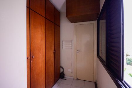 Apartamento à venda com 120m², 3 quartos e 3 vagas Apartamento à venda com 120m², 3 quartos e 3 vagasÁrea de Serviço