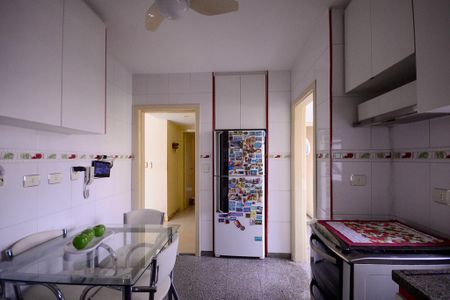 Apartamento à venda com 120m², 3 quartos e 3 vagas Apartamento à venda com 120m², 3 quartos e 3 vagasCozinha