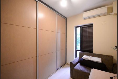 Apartamento à venda com 120m², 3 quartos e 3 vagas Apartamento à venda com 120m², 3 quartos e 3 vagasQuarto 1