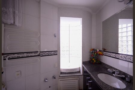 Apartamento à venda com 120m², 3 quartos e 3 vagas Apartamento à venda com 120m², 3 quartos e 3 vagasBanheiro da Suite