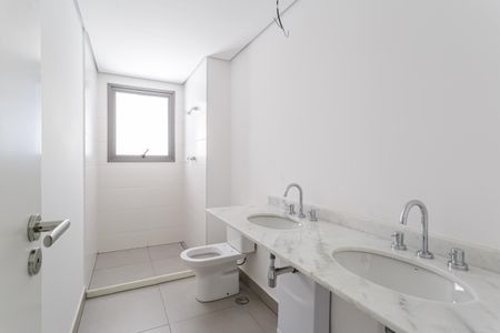 Apartamento para alugar com 146m², 3 quartos e 2 vagasBanheiro da Suíte