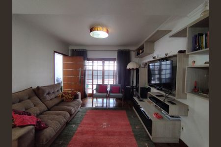 Casa à venda com 221m², 4 quartos e 2 vagasSala