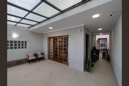Casa à venda com 221m², 4 quartos e 2 vagasGaragem