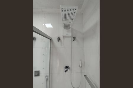 Casa à venda com 221m², 4 quartos e 2 vagasBanheiro - torneira