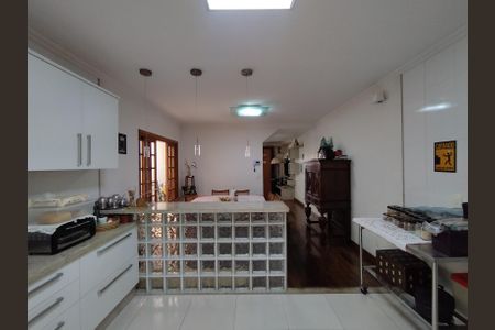 Casa à venda com 221m², 4 quartos e 2 vagasCozinha - Armários