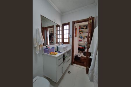 Casa à venda com 221m², 4 quartos e 2 vagasBanheiro - torneira