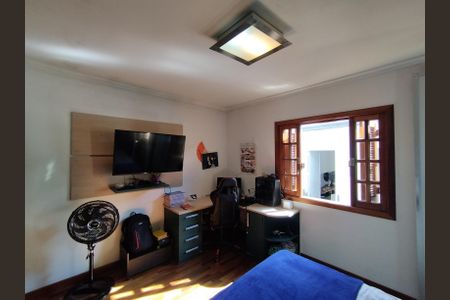 Casa à venda com 221m², 4 quartos e 2 vagasSuíte 3
