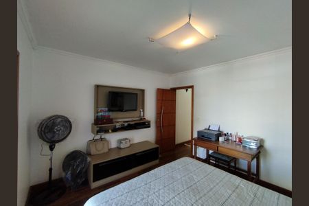 Casa à venda com 221m², 4 quartos e 2 vagasSuíte 1