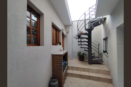 Casa à venda com 221m², 4 quartos e 2 vagasQuintal 