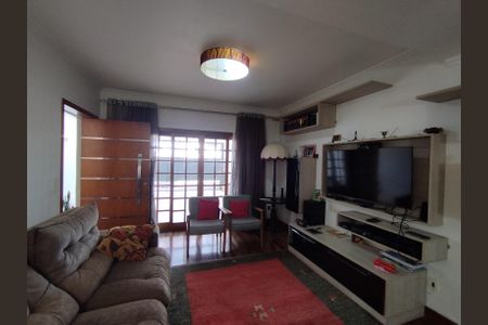 Casa à venda com 221m², 4 quartos e 2 vagasSala 