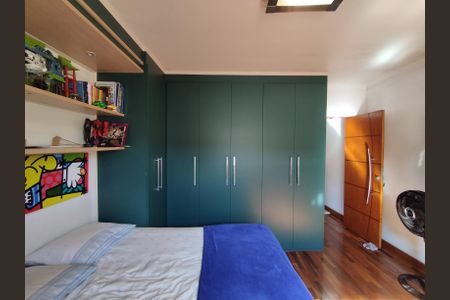 Casa à venda com 221m², 4 quartos e 2 vagasSuíte 3