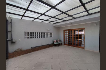 Casa à venda com 221m², 4 quartos e 2 vagasGaragem