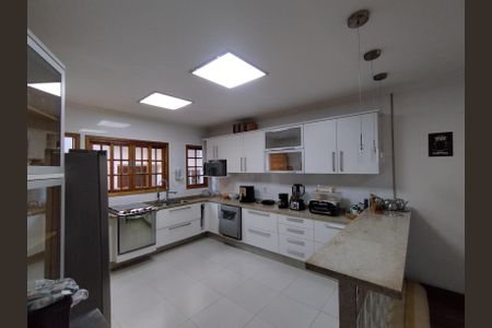 Casa à venda com 221m², 4 quartos e 2 vagasCozinha - Armários