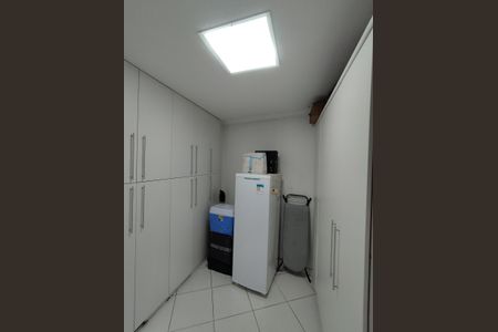 Casa à venda com 221m², 4 quartos e 2 vagasQuarto de Serviço