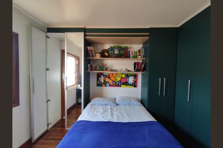 Casa à venda com 221m², 4 quartos e 2 vagasSuíte 3